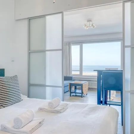 Bright With Stunning Sea View *