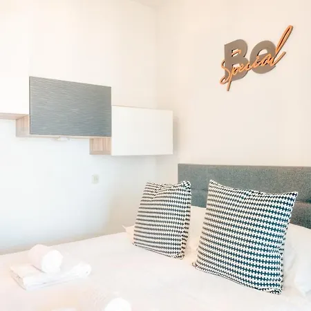 Bright With Stunning Sea View Apartmán *