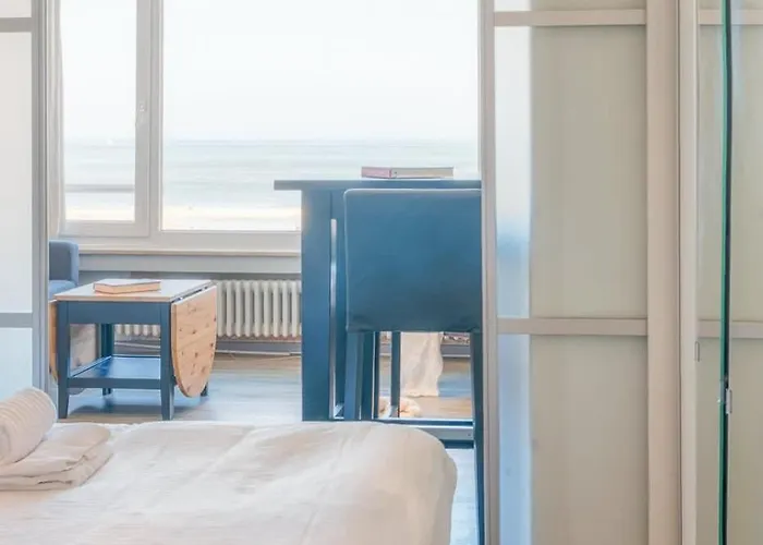 Bright With Stunning Sea View *